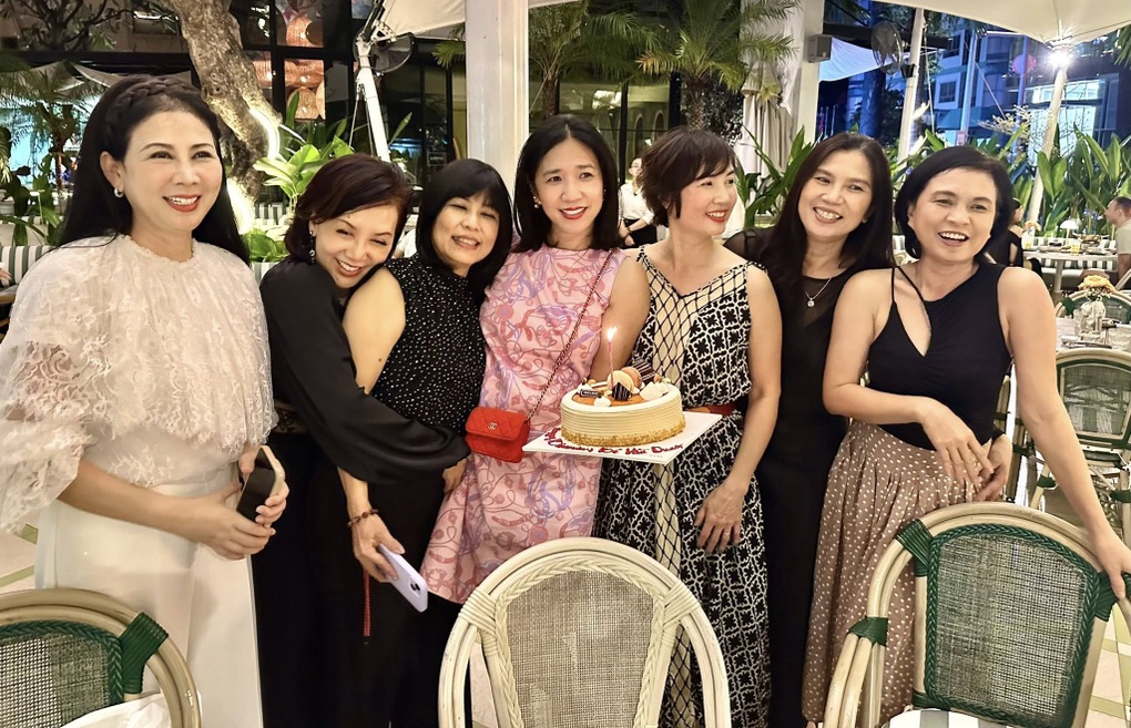 Mỹ nhân thập niên 90 Diễm Hương hiếm hoi tái xuất, nhan sắc gây chú ý - 1