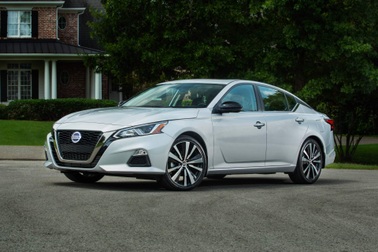 Hơn 1,2 triệu xe Nissan và Infiniti bị lỗi camera lùi