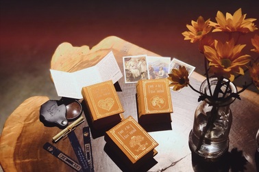 Miniature Books - sự trở lại đầy bất ngờ của dòng sách cực kỳ quý hiếm