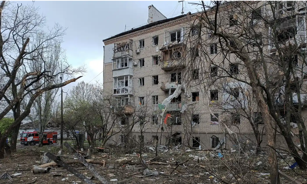 Nga tập kích tên lửa, gây thiệt hại nặng nề cho thành phố miền Nam Ukraine - 2 Nga tập kích tên lửa, gây thiệt hại nặng nề cho thành phố miền Nam Ukraine - 2