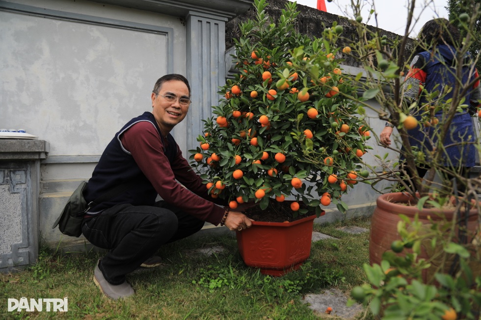  Cận Tết, nhiều người Hà Nội vượt gần 100km đi tảo mộ cho người thân - 2