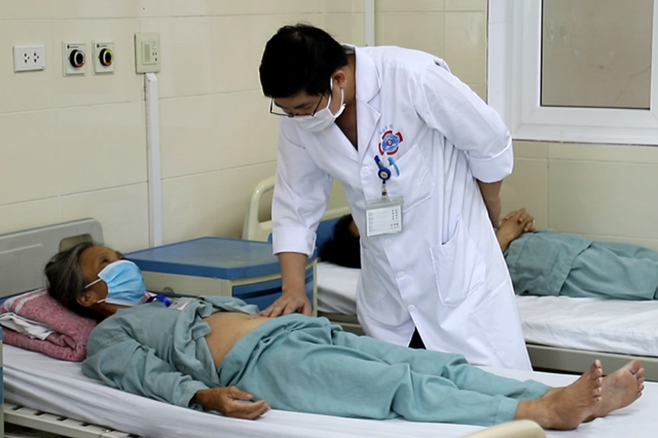 Có dấu hiệu này, bạn nên đi khám ung thư dạ dày ngay - 2 Có dấu hiệu này, bạn nên đi khám ung thư dạ dày ngay - 2