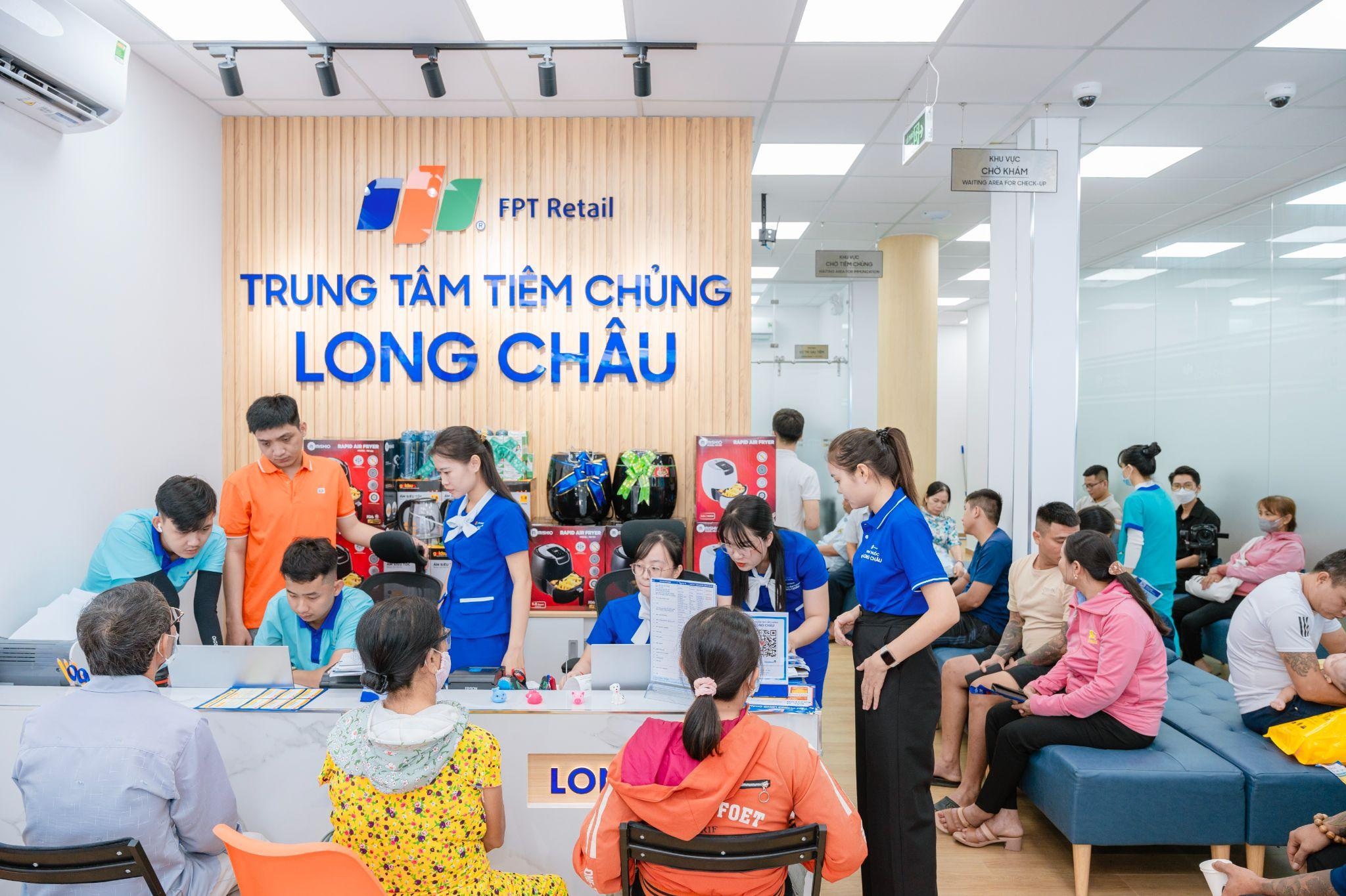 Long Châu hợp tác ca sĩ Dương Domic lan tỏa tinh thần tiêm phòng chủ động - 3