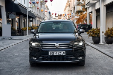 Volkswagen Tiguan giảm giá "khủng" hơn 80 triệu đồng đón Tết