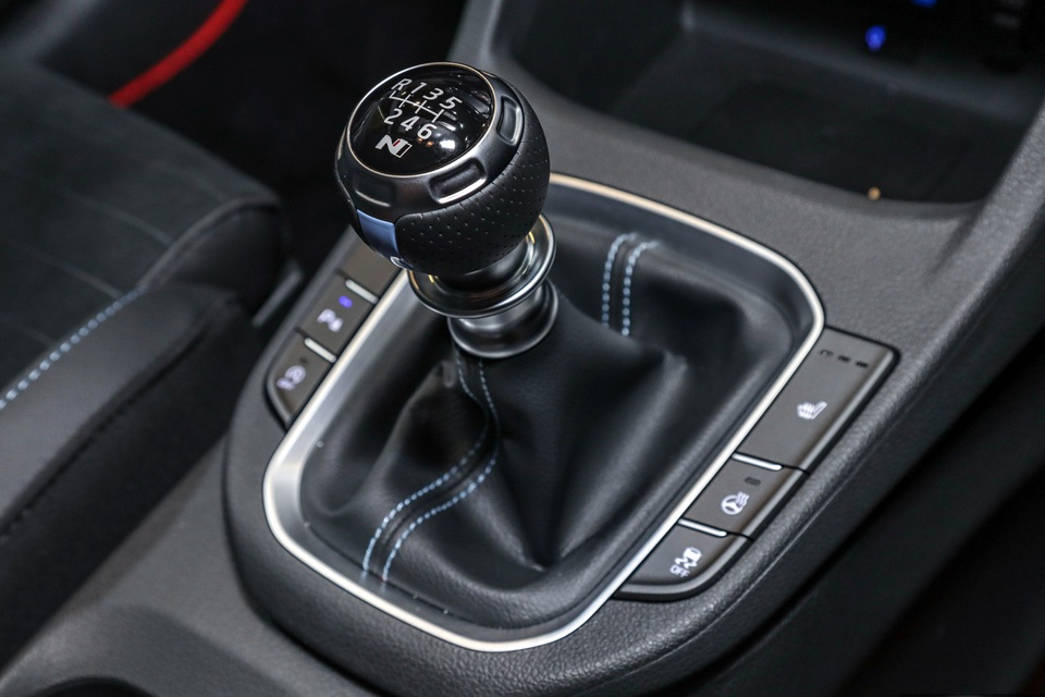 Hyundai làm cao, chỉ bán 20 chiếc i30 N ở Malaysia - 14 Hyundai làm cao, chỉ bán 20 chiếc i30 N ở Malaysia - 14