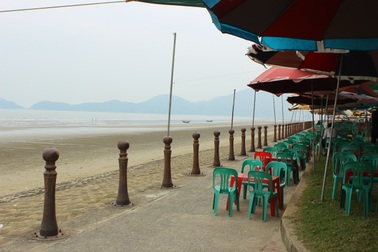 Biển Hà Tĩnh vắng tanh trong dịp lễ