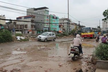 Con đường “khổ ải” của Hà Nội khó “hồi sinh” trước 30/4