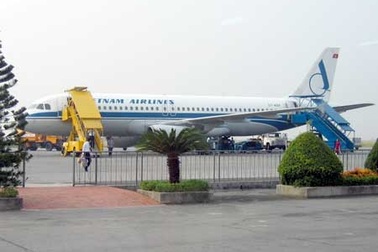Sân bay Cát Bi khổ sở vì bị dọa đánh bom