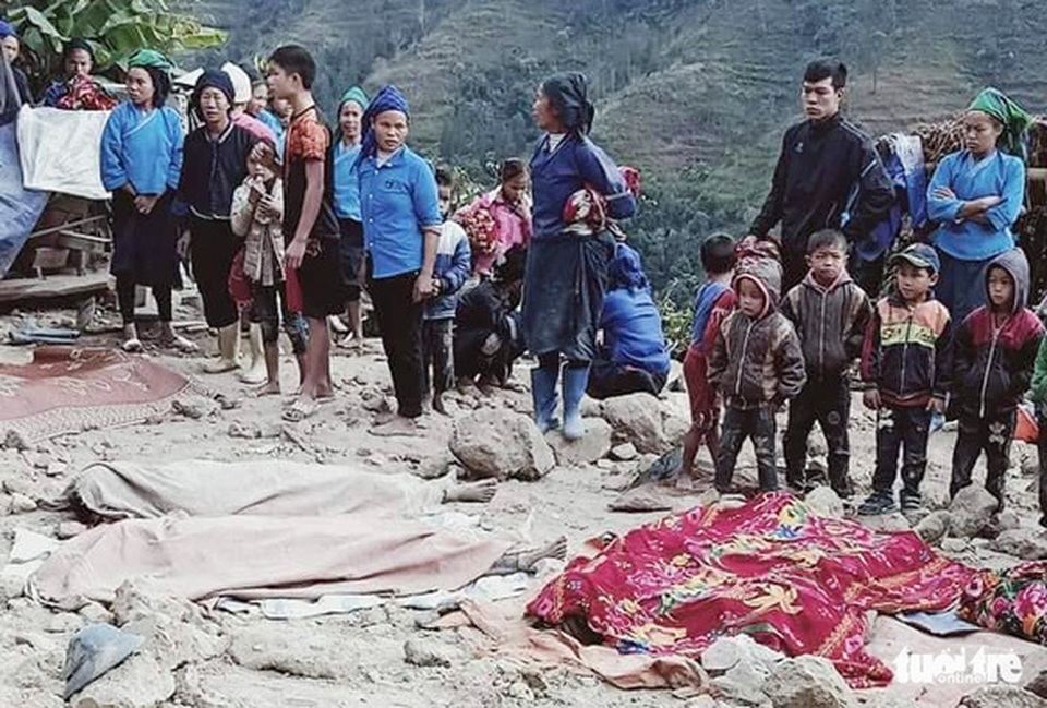 Giúp hàng xóm tháo dỡ nhà, 5 người bị tường đè tử vong - 1 Giúp hàng xóm tháo dỡ nhà, 5 người bị tường đè tử vong - 1