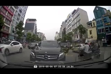 Ngược đời chuyện đi sai lại chửi mắng người đi đúng