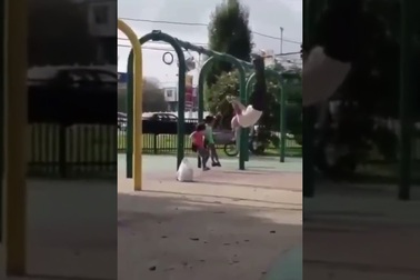 Cụ ông nhào lộn