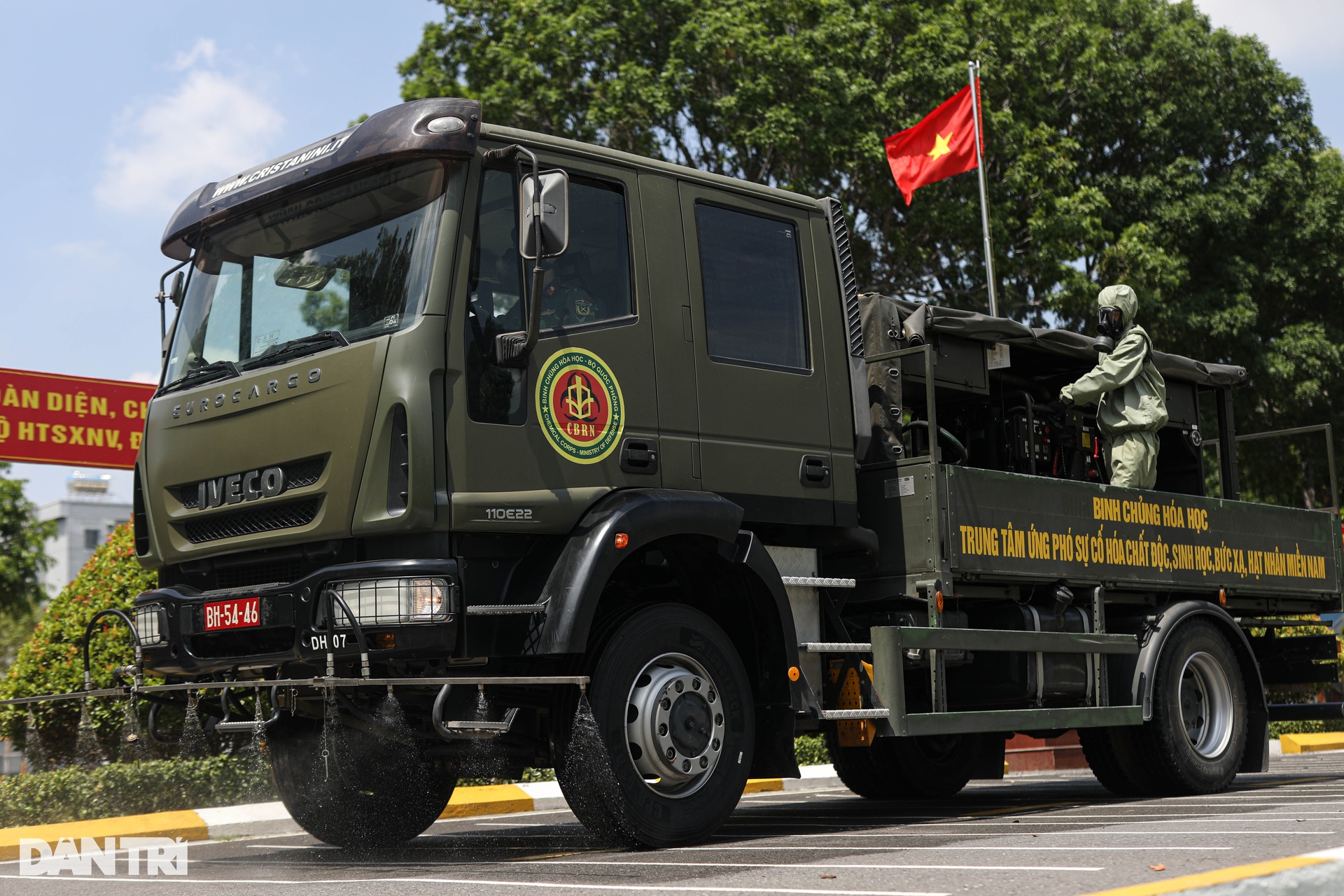 Bộ đội hóa học căng mình huấn luyện cho đại lễ 30/4 - 16 Bộ đội hóa học căng mình huấn luyện cho đại lễ 30/4 - 16