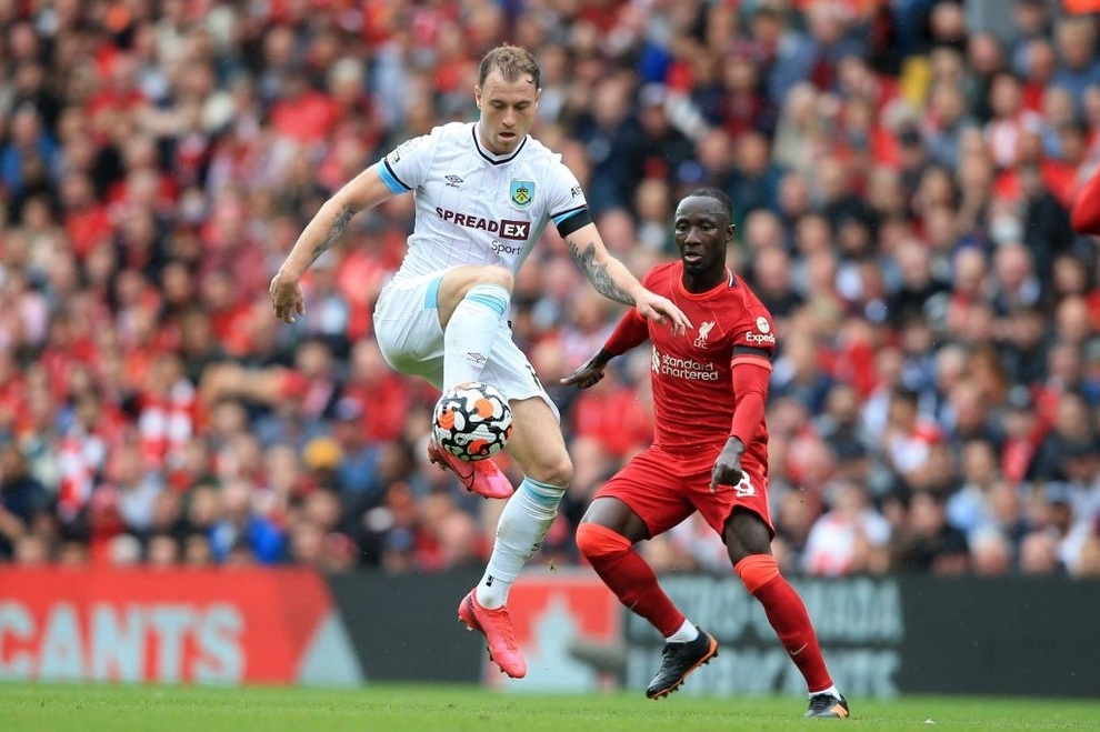 VAR quay lưng, Liverpool vẫn thắng Burnley và vượt mặt Man Utd - 5 VAR quay lưng, Liverpool vẫn thắng Burnley và vượt mặt Man Utd - 5