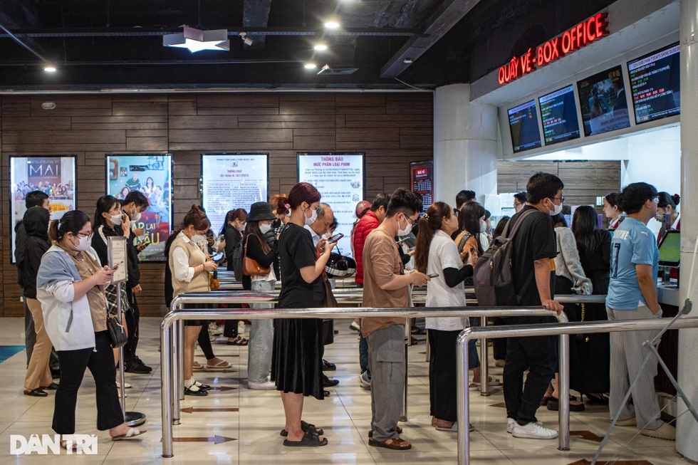 "Ông lớn" ngoại hốt bạc nhờ kinh doanh rạp phim ở Việt Nam