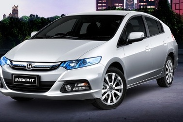 Honda Insight “đầu hàng” Toyota Prius