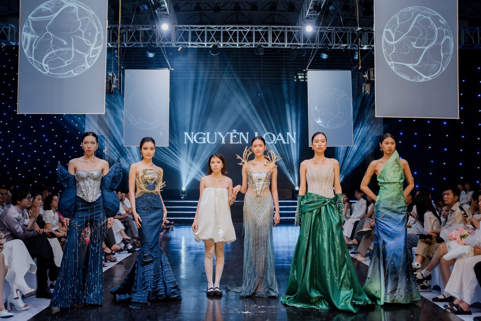 Bữa tiệc thời trang mãn nhãn của sinh viên Đại học Kiến trúc Hà Nội - 13 Bữa tiệc thời trang mãn nhãn của sinh viên Đại học Kiến trúc Hà Nội - 13