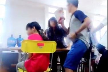 Soi lại mình từ "cô giáo Bọ Cạp”