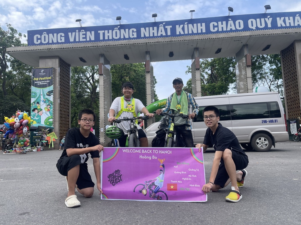 Cậu bé 15 tuổi vượt 800km từ Đà Nẵng ra Hà Nội bằng xe đạp - 10 Cậu bé 15 tuổi vượt 800km từ Đà Nẵng ra Hà Nội bằng xe đạp - 10
