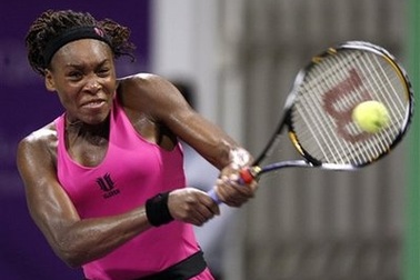 Wozniacki vượt khó, Venus nuôi hy vọng