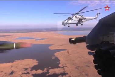 Cận cảnh trực thăng quân sự Nga nã "mưa" rocket xuyên giáp