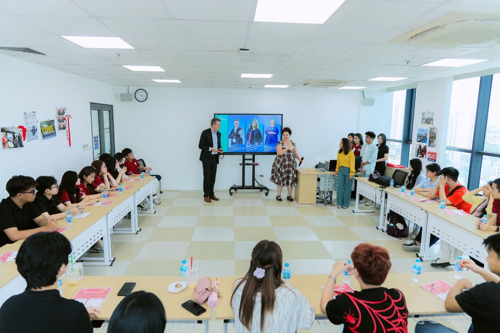 UWE Bristol Vietnam đưa AI và tư duy phản biện vào thực tiễn cho sinh viên - 1 UWE Bristol Vietnam đưa AI và tư duy phản biện vào thực tiễn cho sinh viên - 1