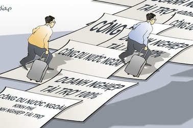 Cấm nhận xe doanh nghiệp tặng, sao không cấm cả... "những chuyến đi"?