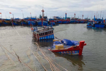 Bão Noru đánh đắm nhiều tàu thuyền ở đảo Lý Sơn