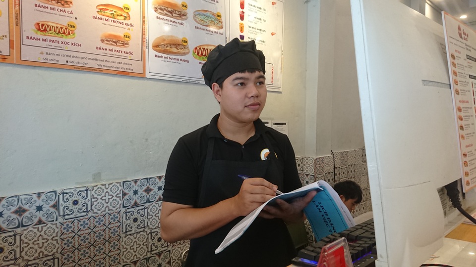 Sinh viên làm thêm: Được và mất gì? - 3 Sinh viên làm thêm: Được và mất gì? - 3