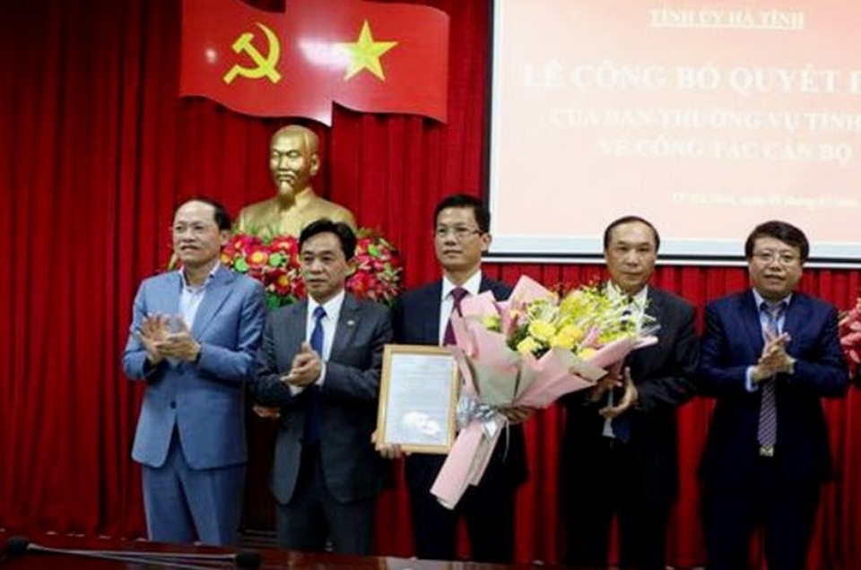 Hà Tĩnh bổ nhiệm nhiều vị trí lãnh đạo chủ chốt - 2 Hà Tĩnh bổ nhiệm nhiều vị trí lãnh đạo chủ chốt - 2
