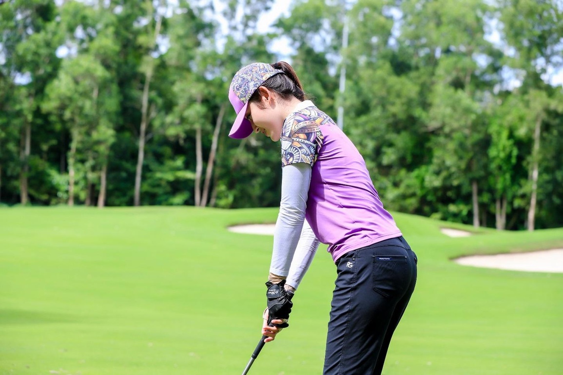 Hồng Đăng đi đánh golf giữa lúc Đức xoăn rơi vào biến cố - 6 Hồng Đăng đi đánh golf giữa lúc Đức xoăn rơi vào biến cố - 6