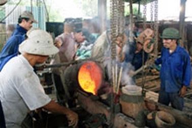 Nghệ nhân VN đúc chuông đồng cho chùa Nhật Bản