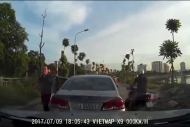 Suýt gây tai nạn vì quên về số