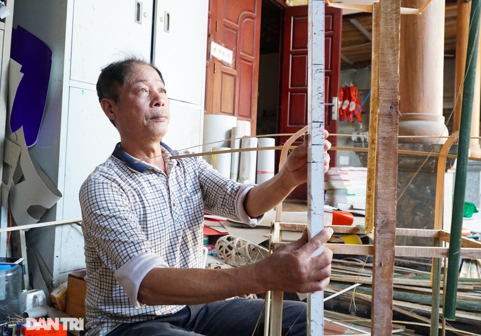 Thủ phủ vàng mã ở ngoại thành Hà Nội nhộn nhịp vào vụ Tết Nguyên đán - 7 Thủ phủ vàng mã ở ngoại thành Hà Nội nhộn nhịp vào vụ Tết Nguyên đán - 7