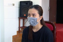 Chiêu trò của bà "chủ họ" chuyên nhận clip "nóng" của gái bán hoa