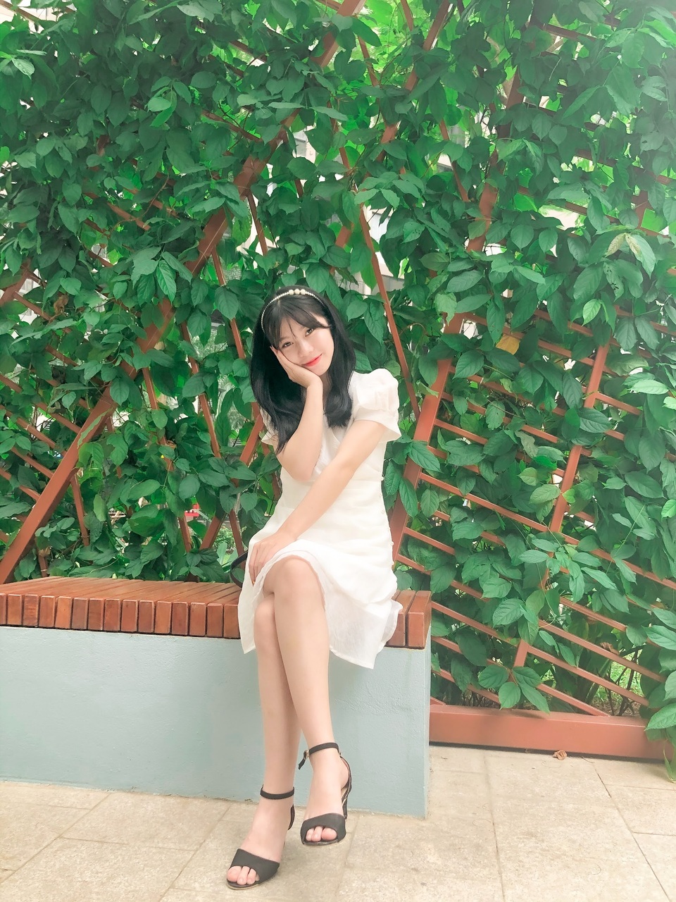 Nữ sinh năm cuối Học viện Tòa án gây sốt với hình ảnh xinh đẹp - 6