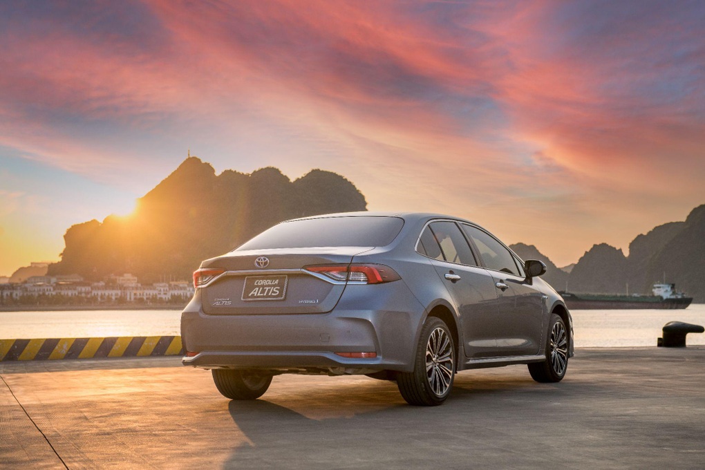 Corolla Altis, mảnh ghép cho cuộc sống doanh nhân - 3 Corolla Altis, mảnh ghép cho cuộc sống doanh nhân - 3