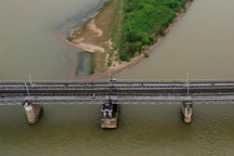 Hà Nội dự kiến xây đập tràn trên sông Hồng, sông Đuống