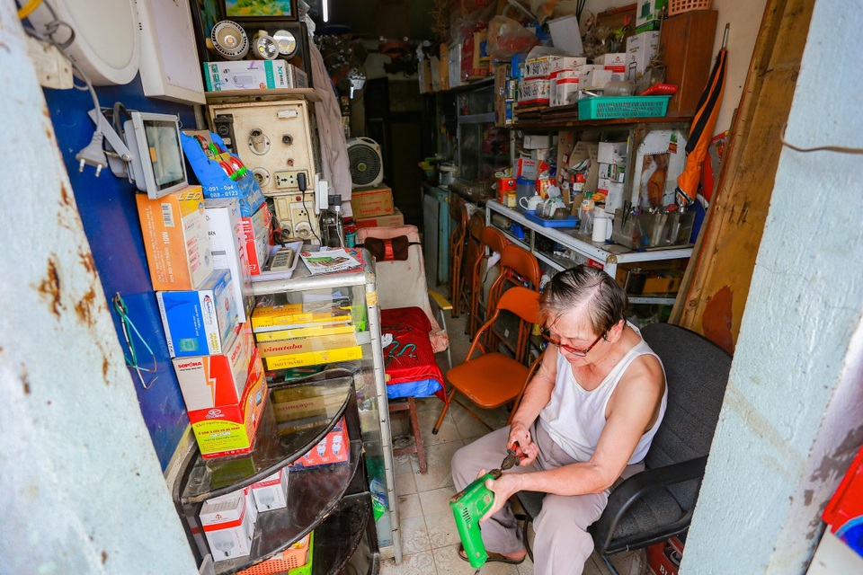 Nhà chỉ vừa một người đi trên những mảnh đất vàng tiền tỷ giữa Thủ đô - 6 Nhà chỉ vừa một người đi trên những mảnh đất vàng tiền tỷ giữa Thủ đô - 6