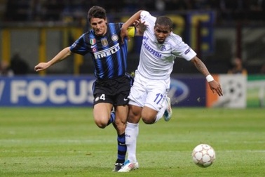 Schalke đánh gục Inter: Đây tinh thần Đức!