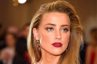 "Nhan sắc tỉ lệ vàng" Amber Heard vừa bí mật sinh con
