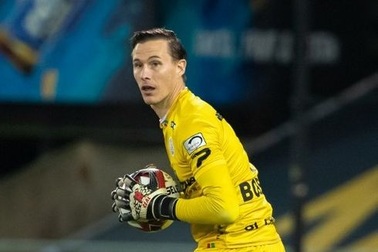 Chấn thương kinh hoàng, cựu thủ môn tuyển Bỉ bị vỡ hộp sọ