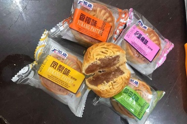 Bánh trung thu Trung Quốc chưa đến 50 nghìn đồng/kg, về nước bán gấp đôi