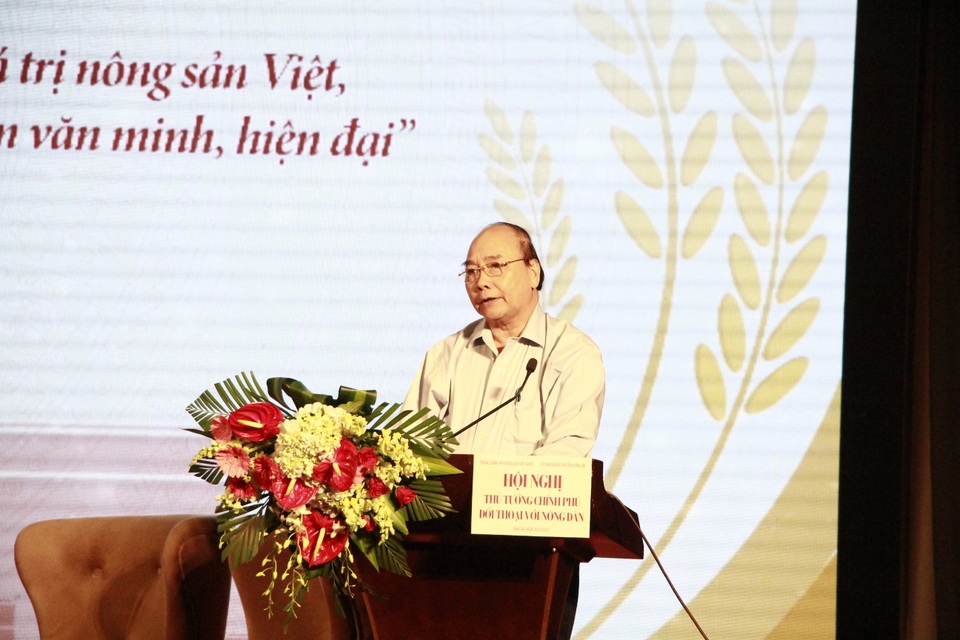 Thủ tướng đối thoại với nông dân để tháo gỡ khó khăn cho sản xuất - 4 Thủ tướng đối thoại với nông dân để tháo gỡ khó khăn cho sản xuất - 4