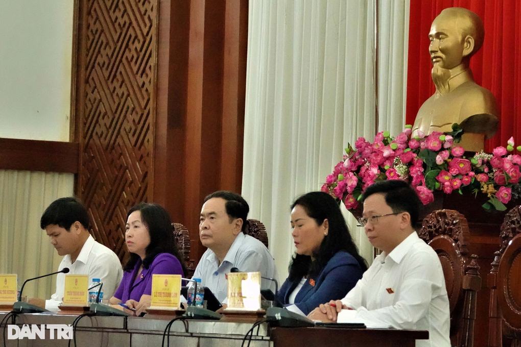 Ông Trần Thanh Mẫn: Hậu Giang lần đầu tiên tăng trưởng GRDP dẫn đầu cả nước - 1 Ông Trần Thanh Mẫn: Hậu Giang lần đầu tiên tăng trưởng GRDP dẫn đầu cả nước - 1