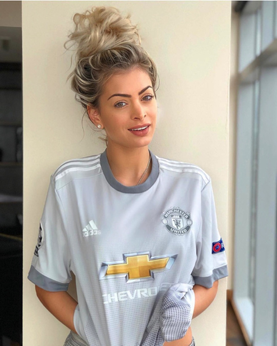 HLV Solskjaer nhờ cậy bạn gái cầu thủ giúp đỡ trong mùa dịch - 3 HLV Solskjaer nhờ cậy bạn gái cầu thủ giúp đỡ trong mùa dịch - 3