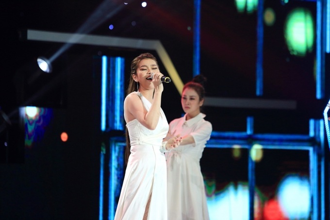 Trương Bảo Như từng rớt nước mắt xin chồng cho đi hát: “Ca hát là tuổi xuân, ước mơ của em”