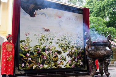 Bức tranh thêu tay lớn nhất Việt Nam về đến Hoàng Thành Thăng Long