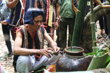 Độc đáo nghi lễ cúng rừng của người Jrai