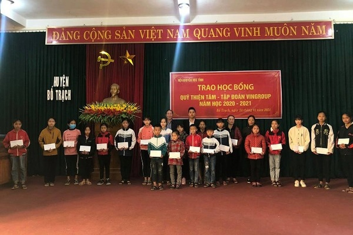 Hơn 112.000 lượt học sinh, sinh viên được nhận học bổng - 1 Hơn 112.000 lượt học sinh, sinh viên được nhận học bổng - 1