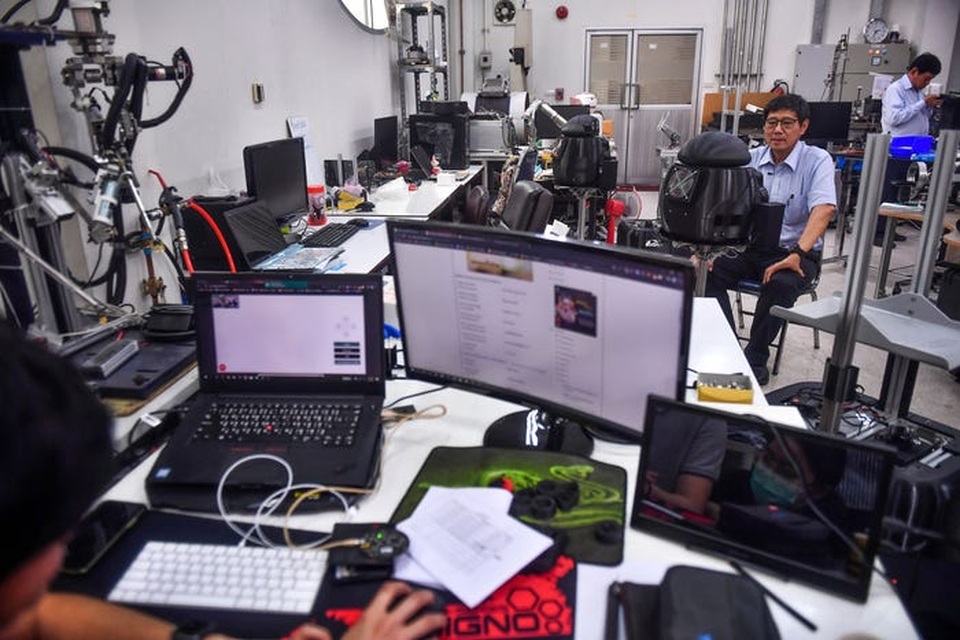 Thái Lan dùng robot để khám chữa cho bệnh nhân Covid-19 - 4